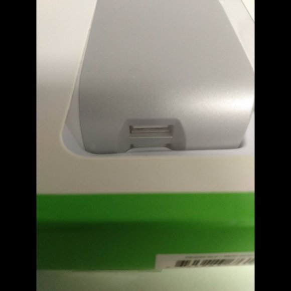Studio by Belkin universal 2 port charge-New in Box - Picture 4 of 4